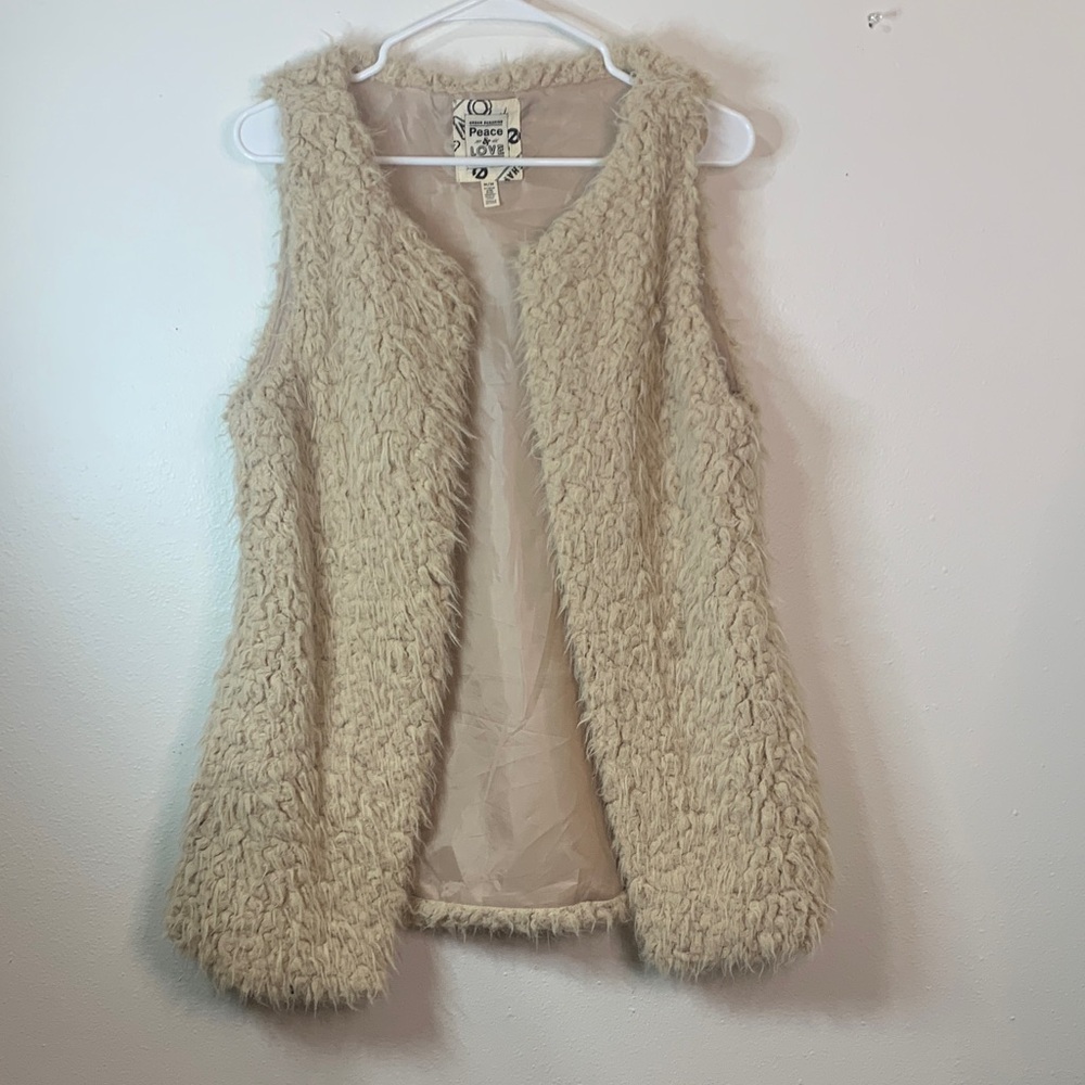 Urban Behavior Beige Fuzzy Vest